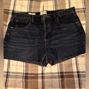 Cutoff shorts